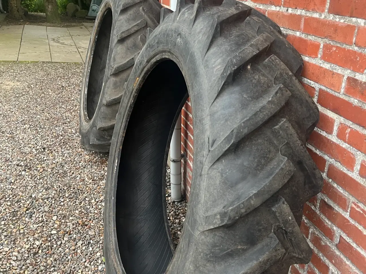 Billede 8 - Fælge med dæk og 2 løse dæk og slanger Ford 4000