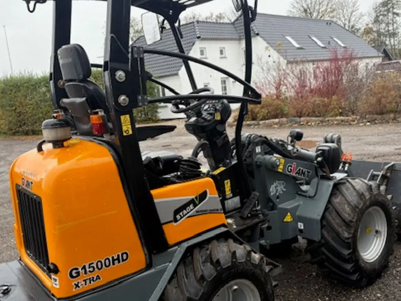 Billede 4 - Giant G1500 HD 3. OG 4. FUNKTION FØRT FREM. SKOVL OG GAFLER