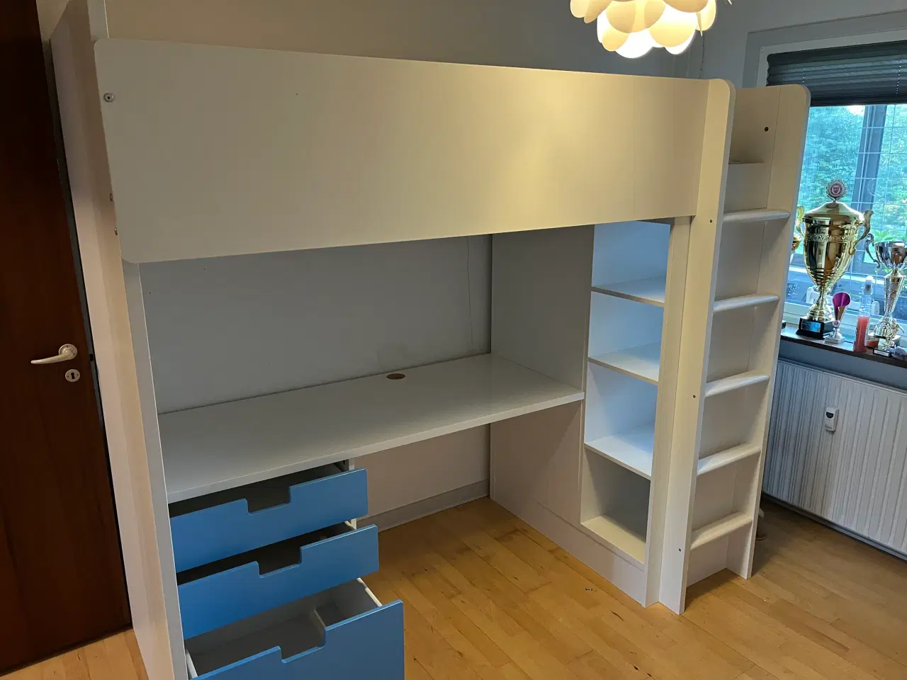 Billede 1 - Sengemøbel med skan og skrivebord 