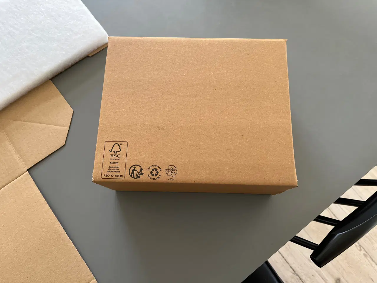 Billede 3 - Helt nye brune papkasser med skumindlæg 28x23x13cm
