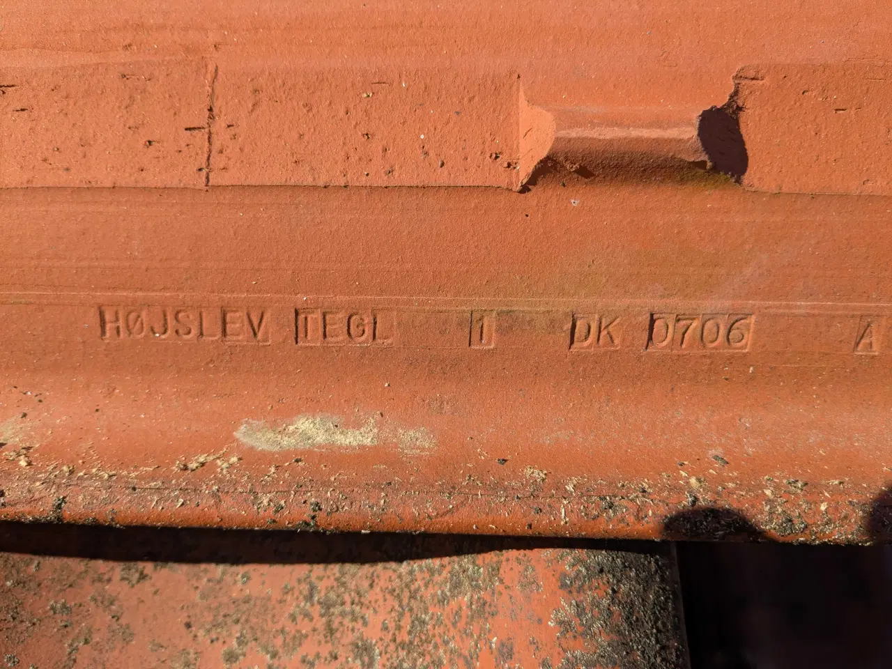 Billede 1 - Ca 170 stk tagsten fra Højslev Tegl. 