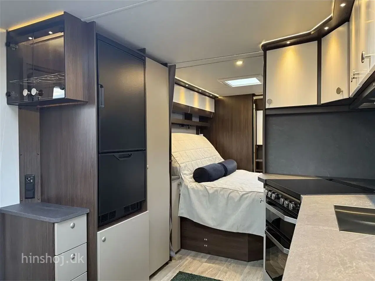 Billede 6 - 2026 - Polar BQDA 650 Black Edition    Polar vintervogn med en dejlig fritstående dobbeltseng fra Hinshøj Caravan