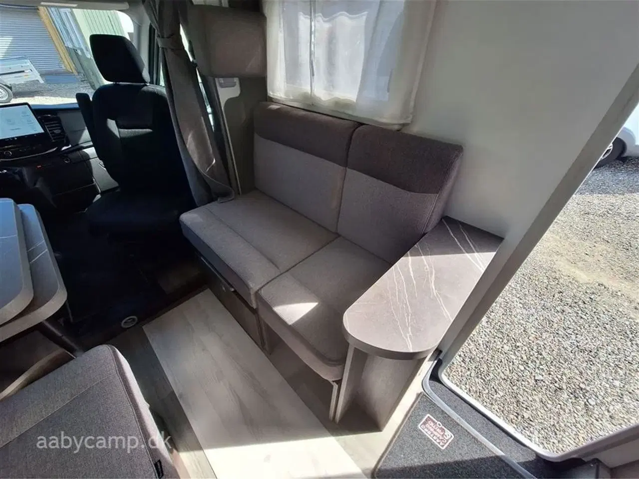 Billede 11 - 2025 - Benimar Tessoro 463 UP   Solcelle. markise. tv. 5 selepladser. batteri. helårsdæk. p-sensor for og bag. Bakkamera.