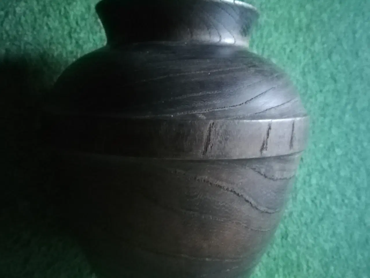 Billede 1 - Blomstervase i træ med kobberkop