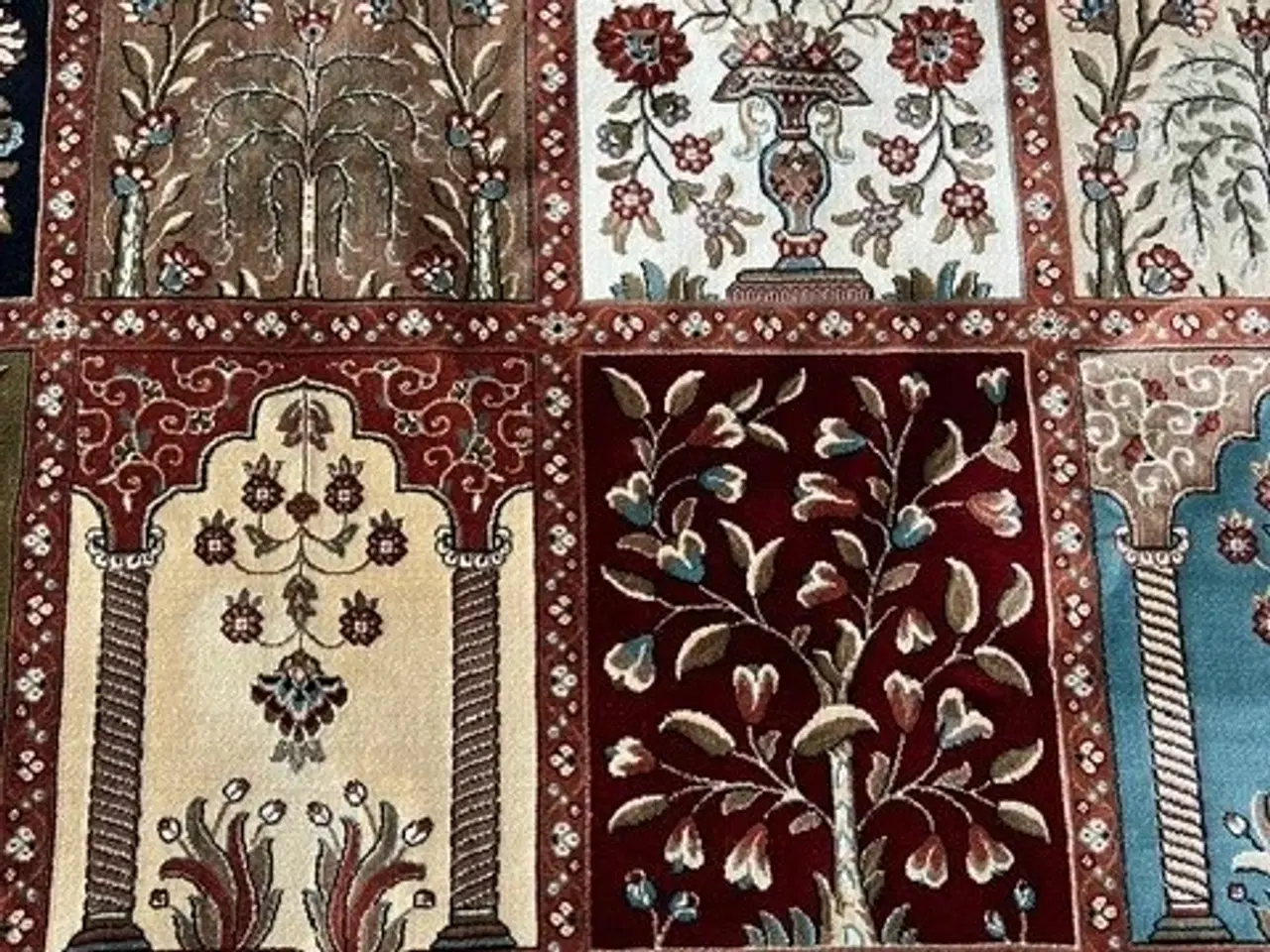 Billede 4 - Stort tæppe i de flotteste farver