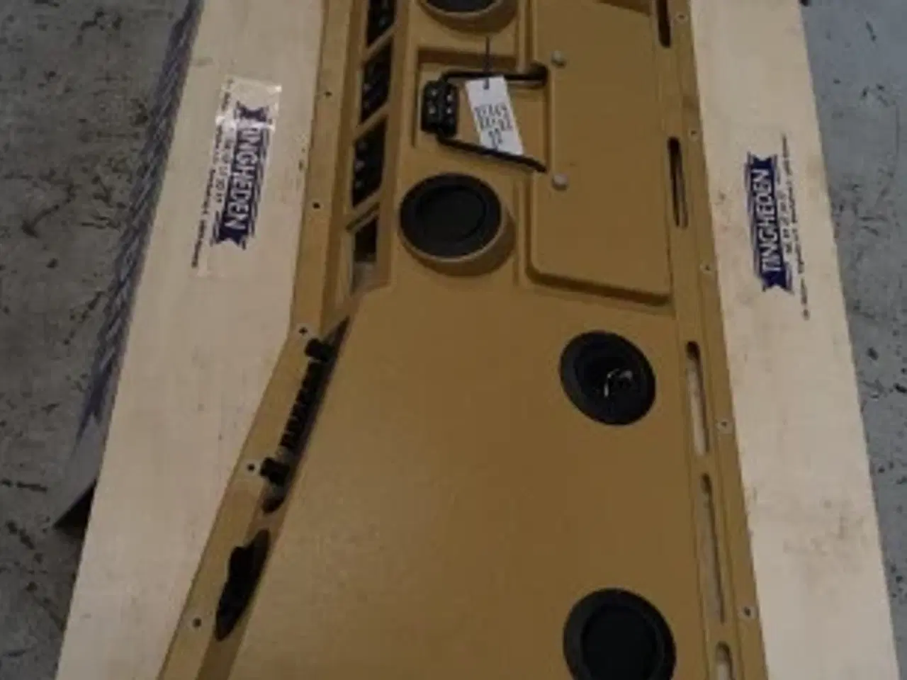 Billede 18 - Dronningborg D9000 Beklædning