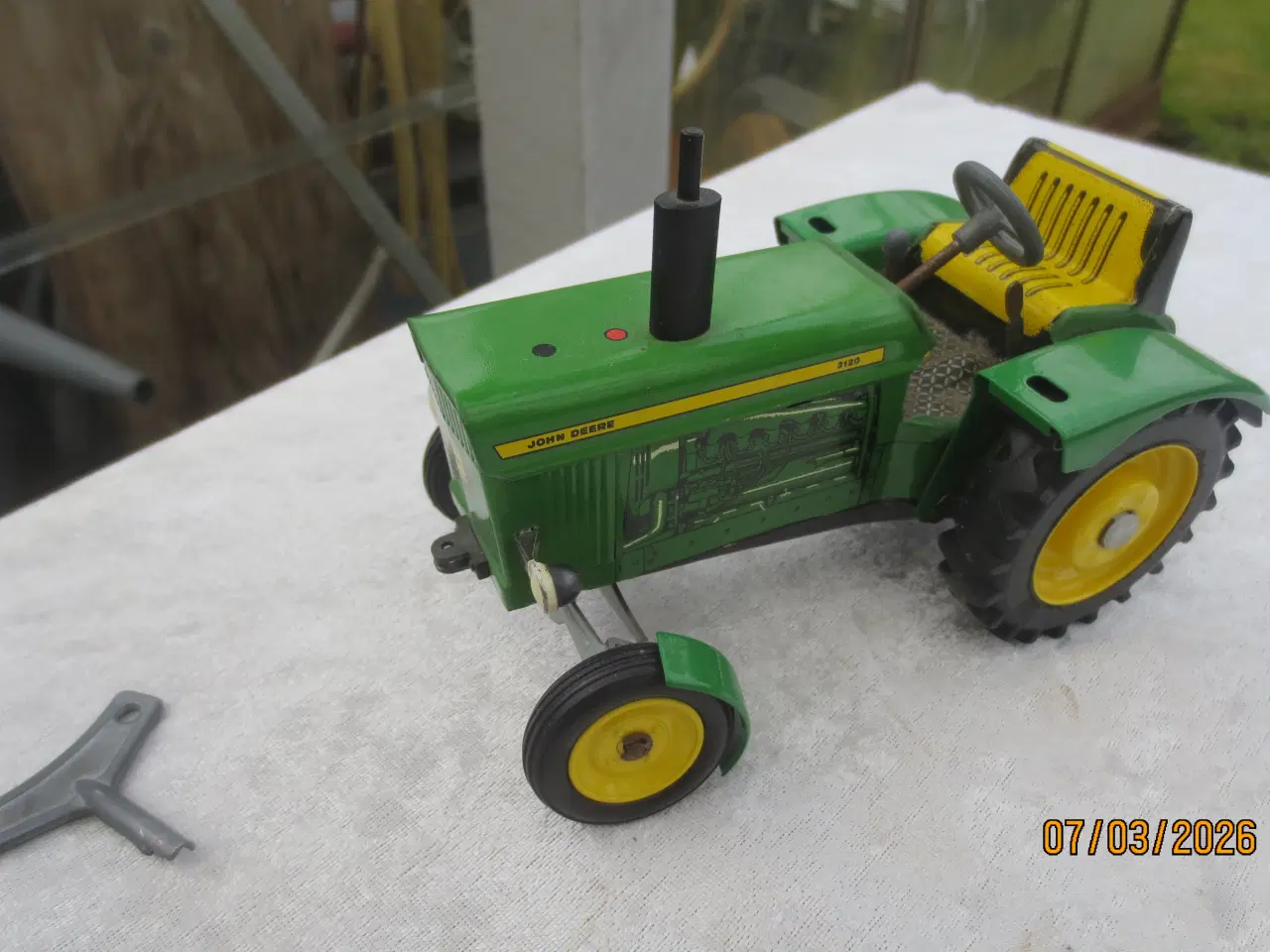 Billede 1 - 1 stk Retro Model Traktor John Deere 3120 