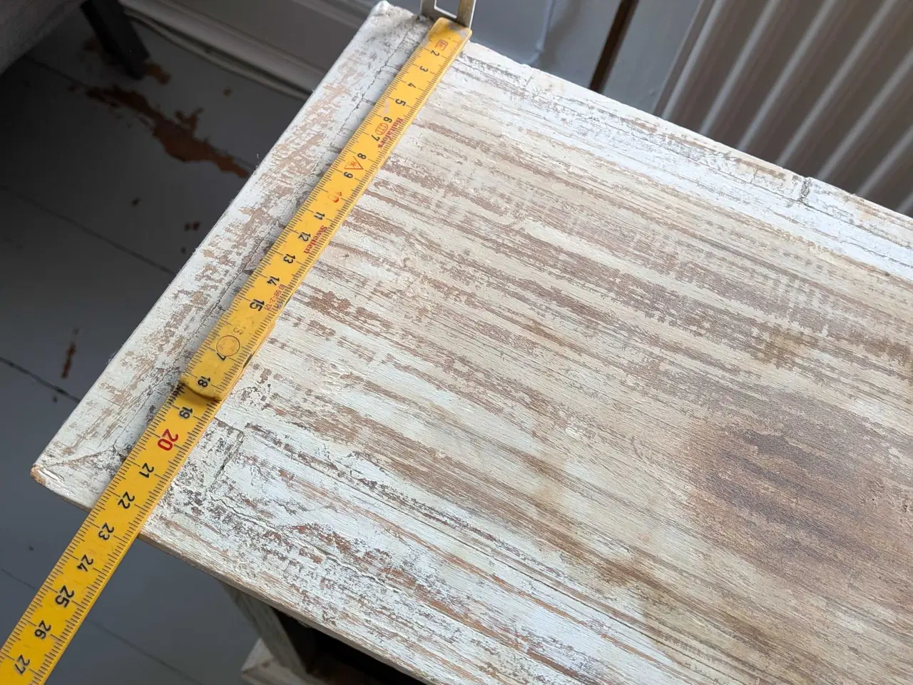 Billede 1 - Fint lille vægskab med 2 hylder