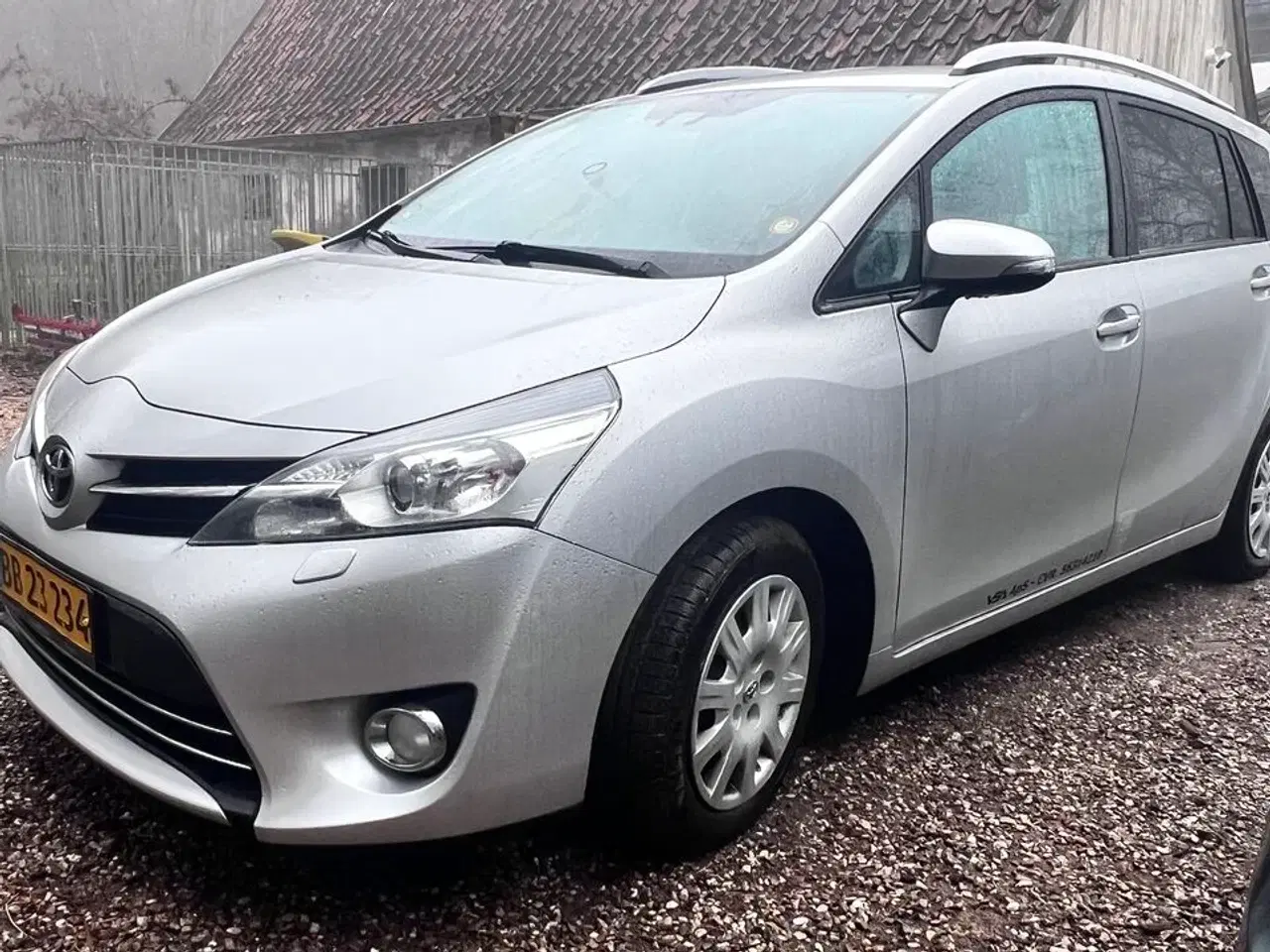 Billede 3 - Varerbil toyota sportsvan 1.6 D-4d