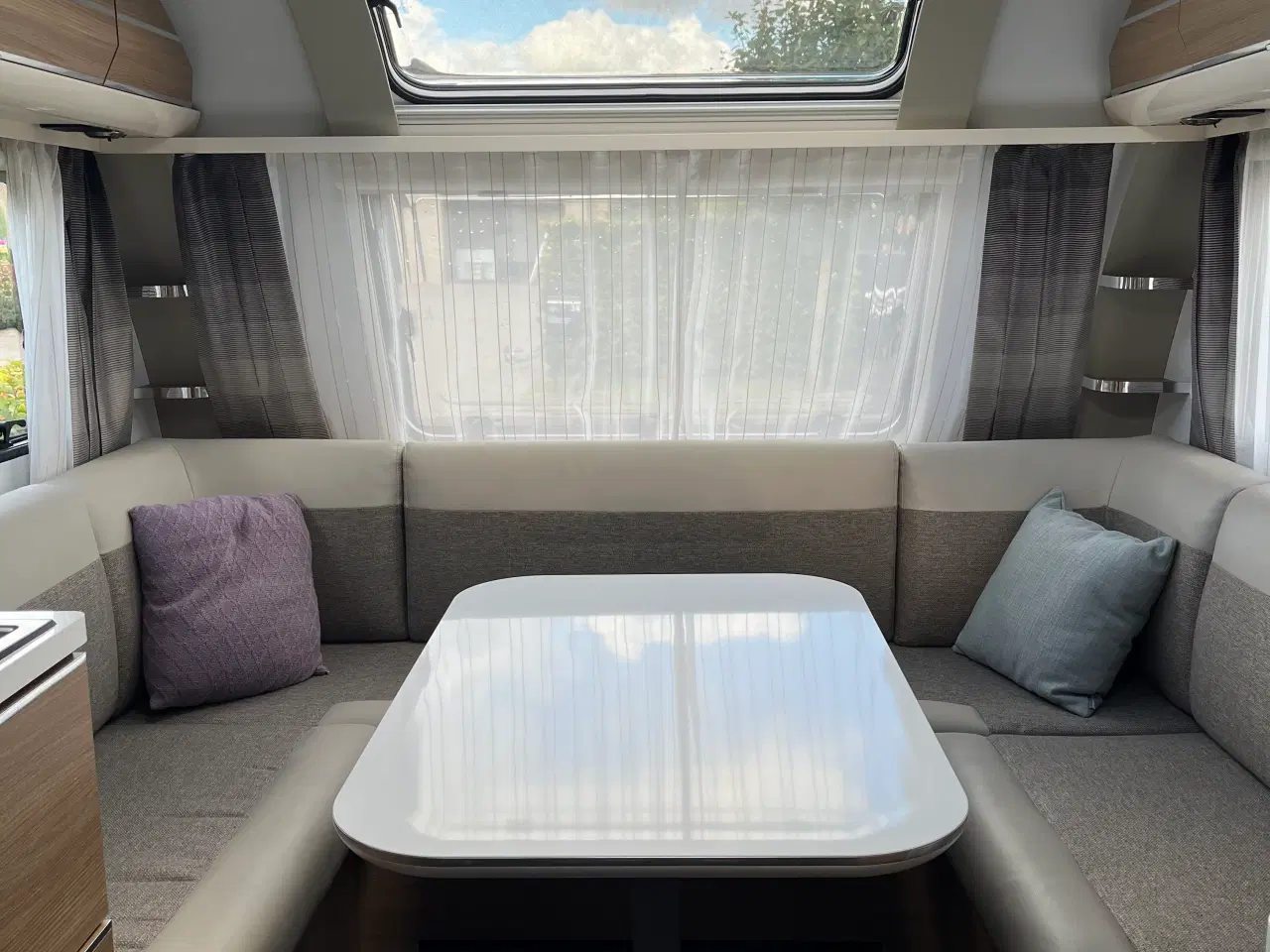 Billede 8 - Adria Adora lige til at tage på ferie i.