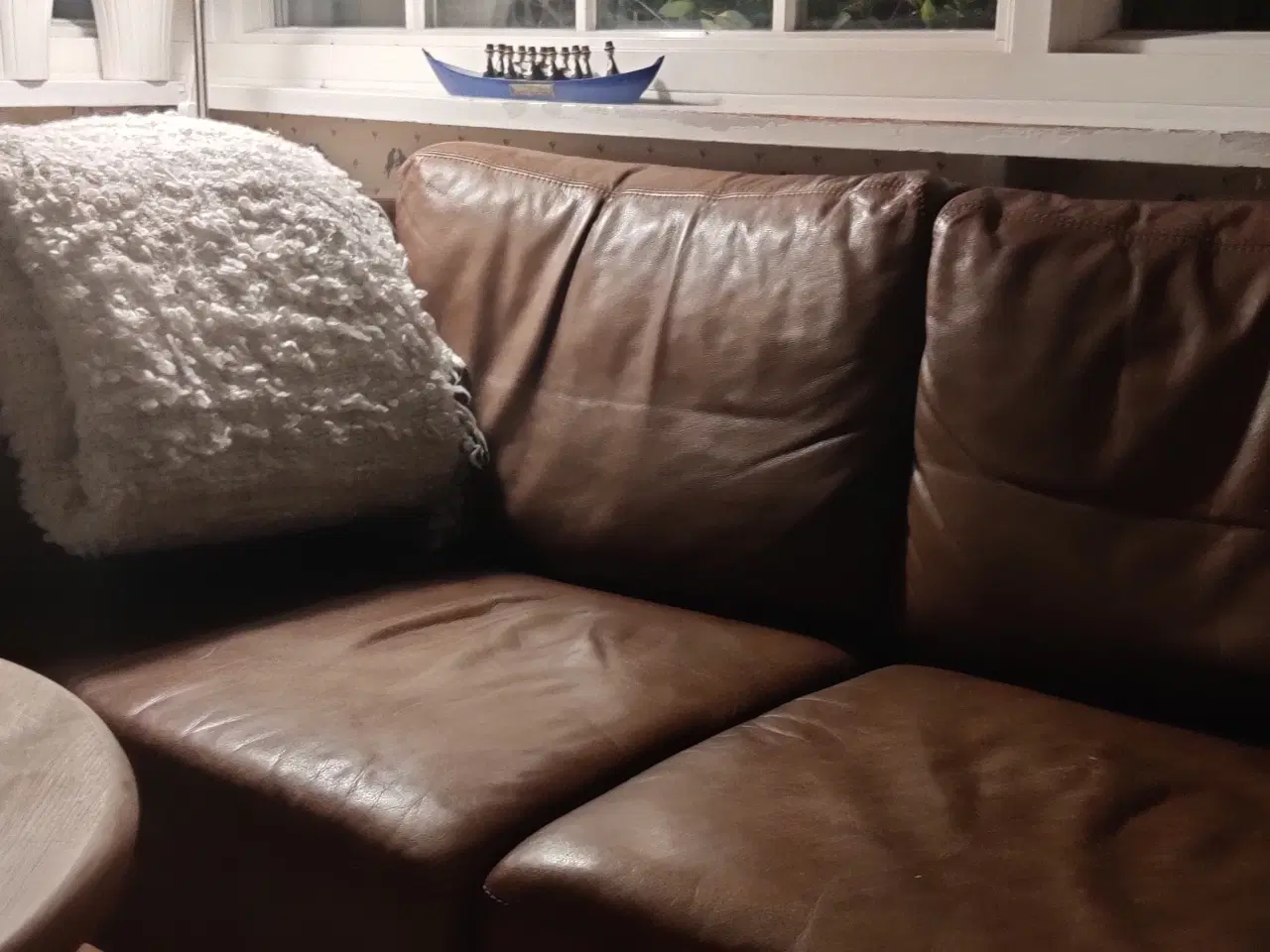 Billede 2 - Klassisk sofa i ægte læder