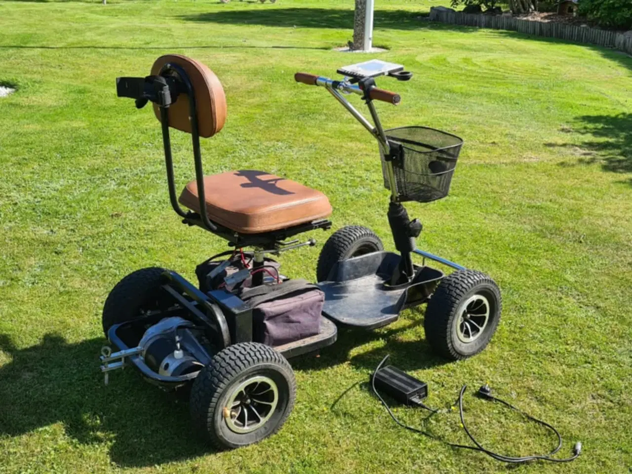 Billede 2 - El golfvogn kan trække haveredskaber