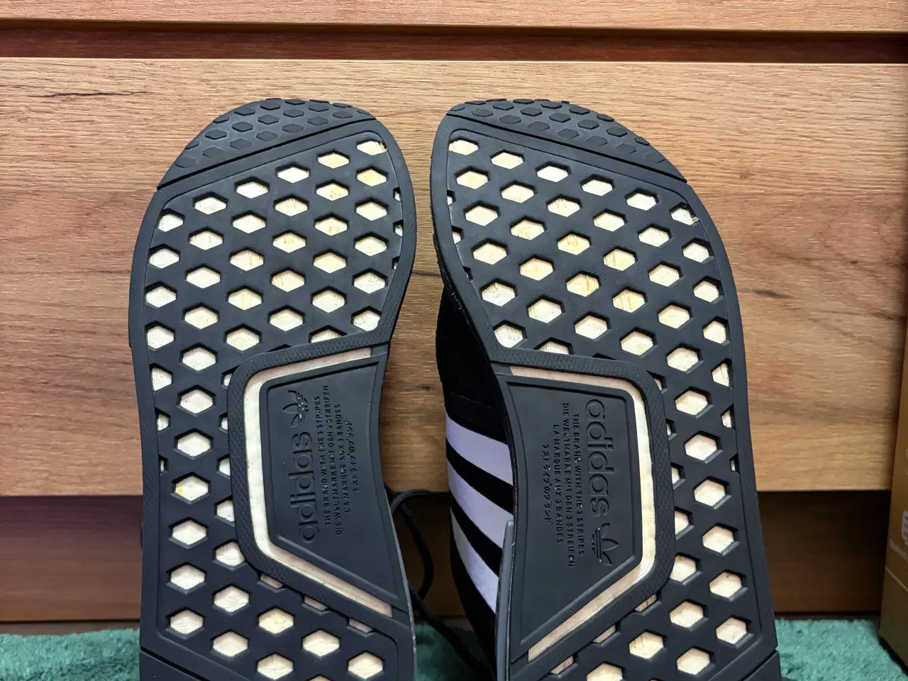Billede 4 - Adidas nmd r1 sko