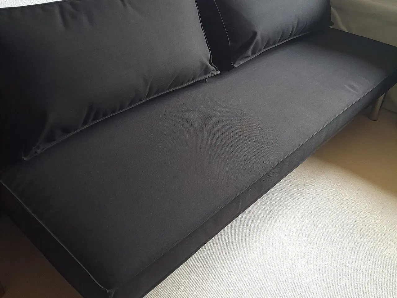 Billede 1 - Sovesofa m. rygpuder