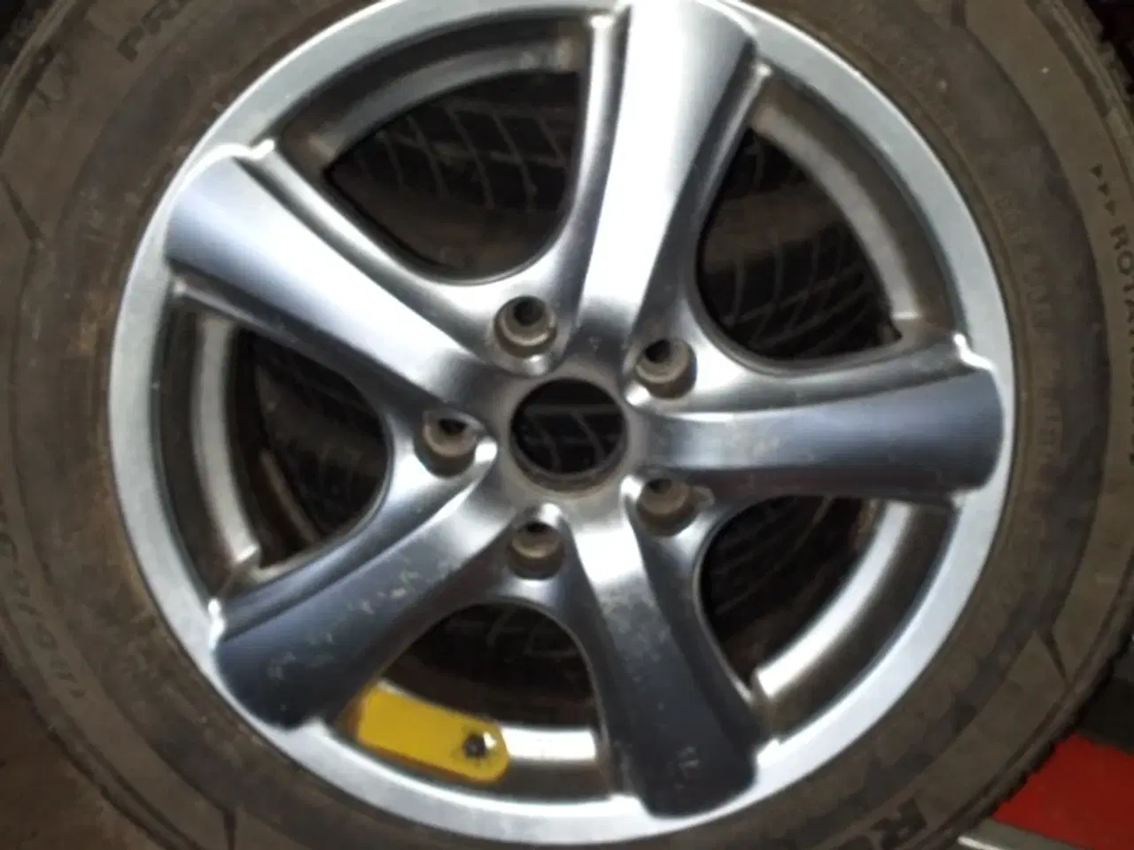 Billede 2 - 4 nye dæk på alufælge. Str 185/65 R15  sommerdæk