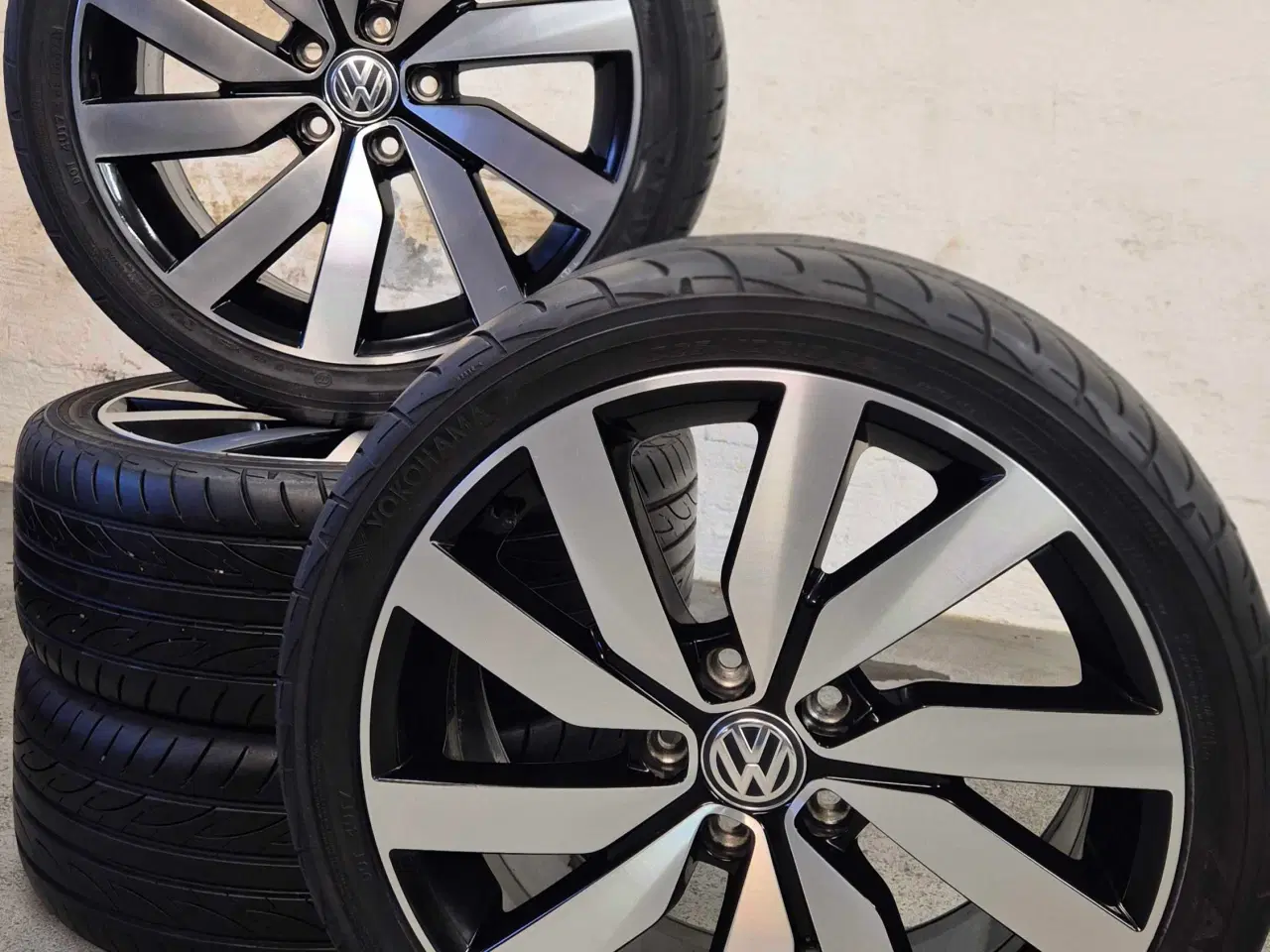 Billede 1 - 5x112 VW ORIGINAL ALUFÆLGE MED SOMMERDÆK 