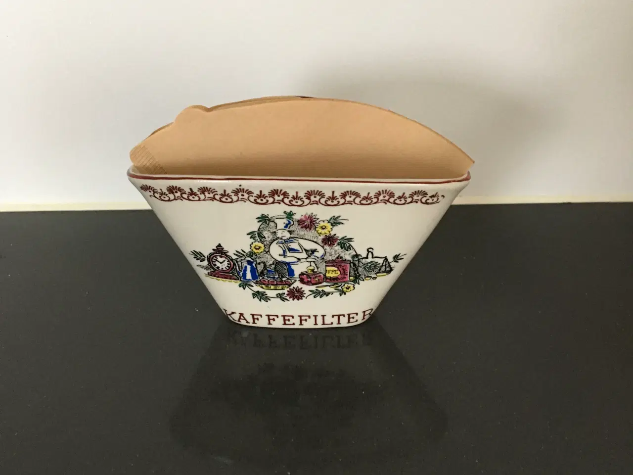 Billede 3 - Flot Kaffefilterholder i porcelæn, Aksini