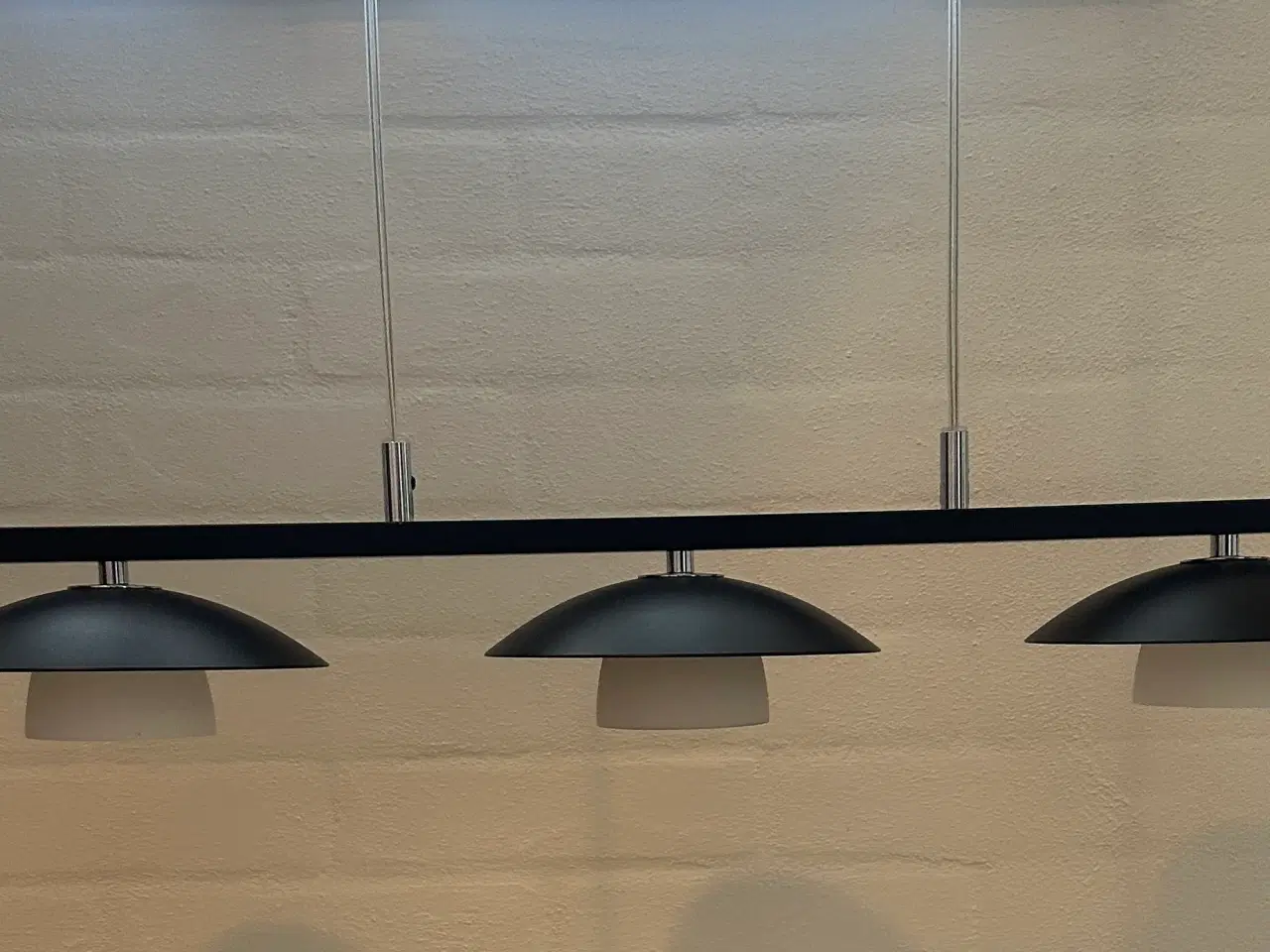 Billede 2 - Spisebordslampe med 3 pendeller. 