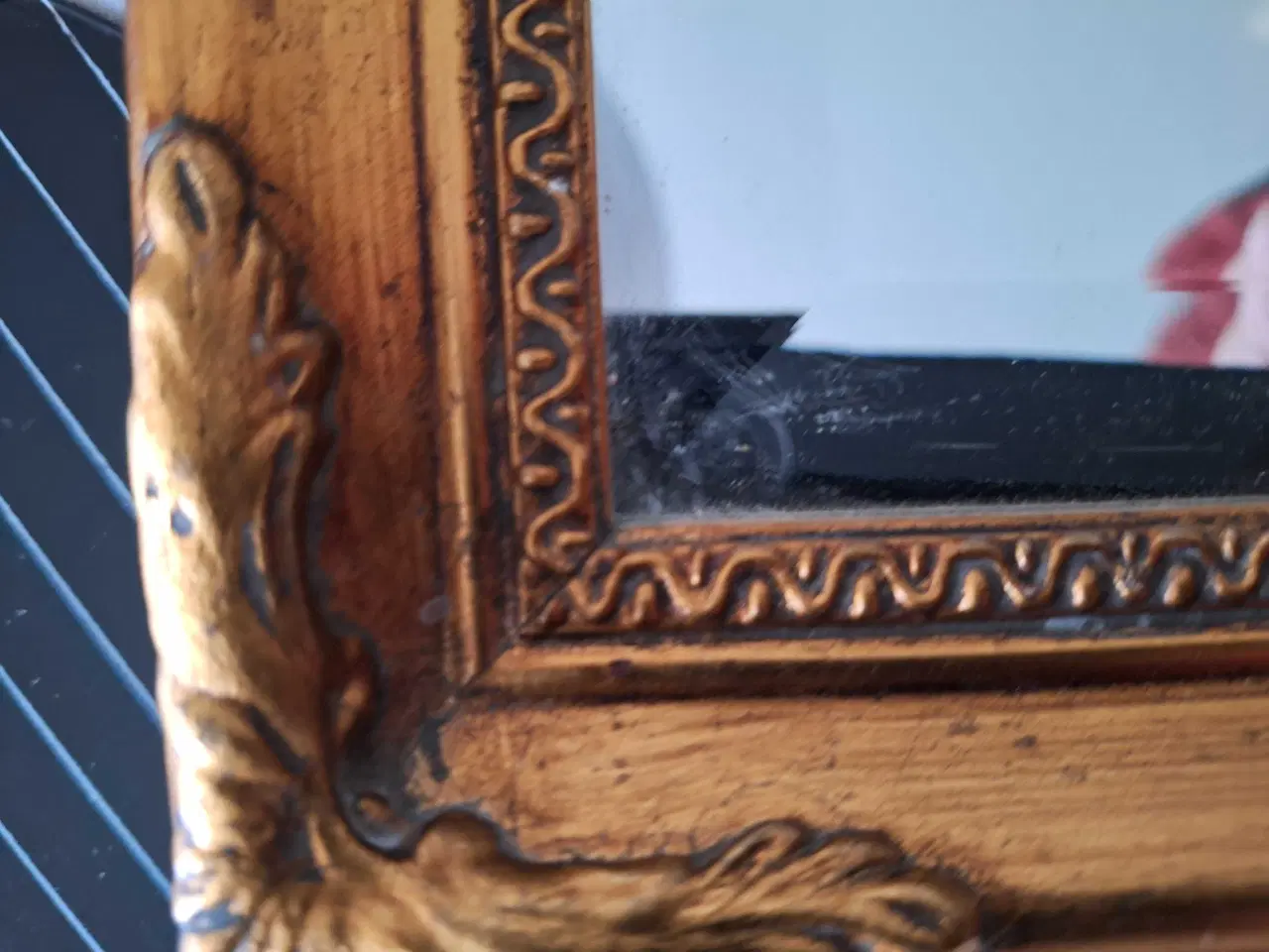 Billede 3 - Vægspejl i guldramme ,med slebet glas 