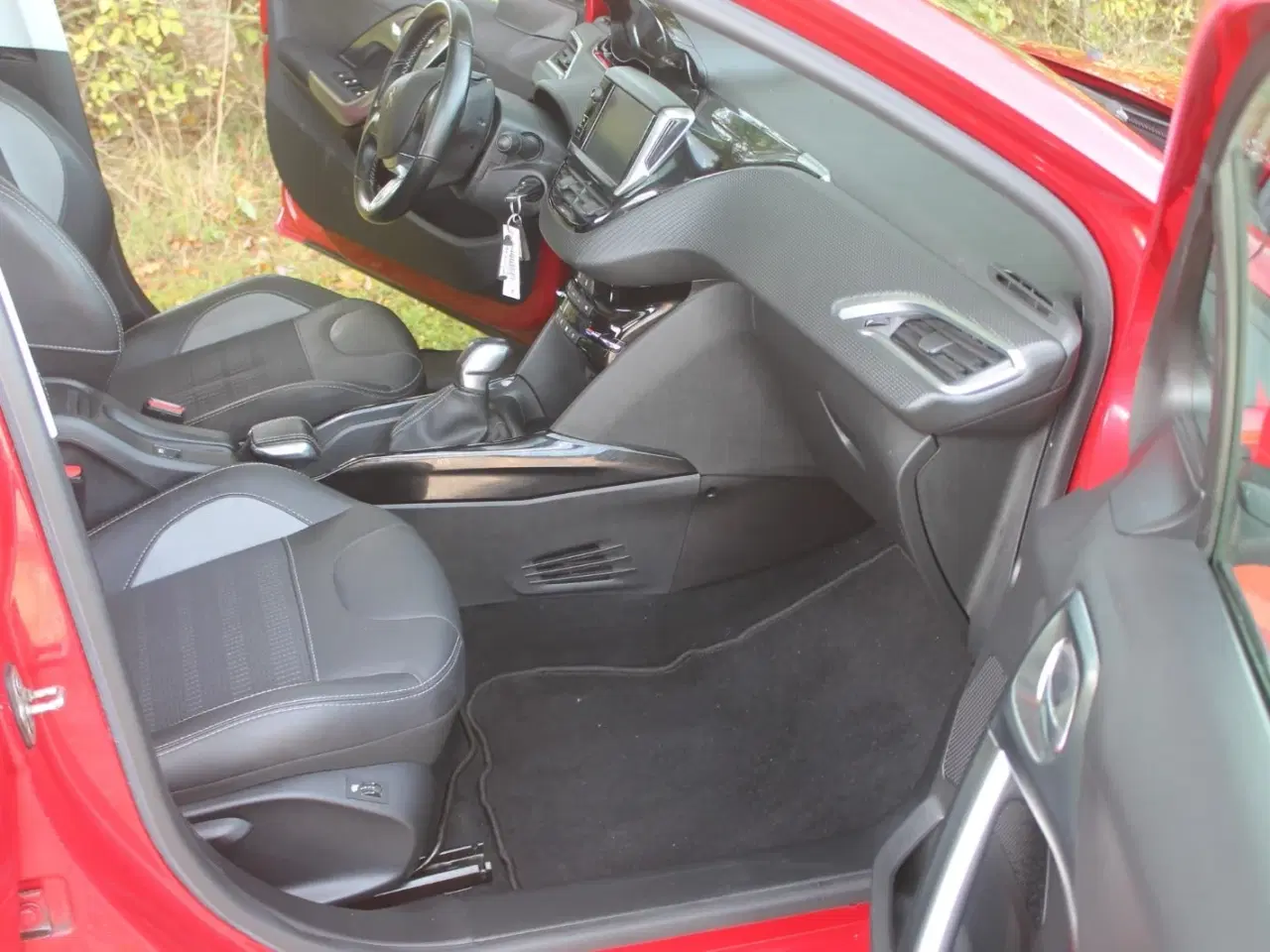 Billede 9 - Peugeot 2008 1,6 BlueHDi 100 Allure Sky