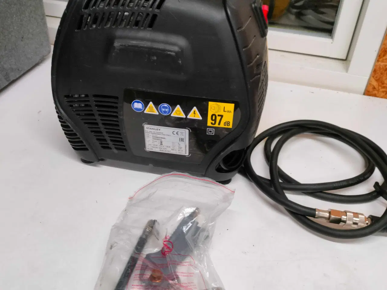 Billede 3 - Kompressor Stanley kompakt
