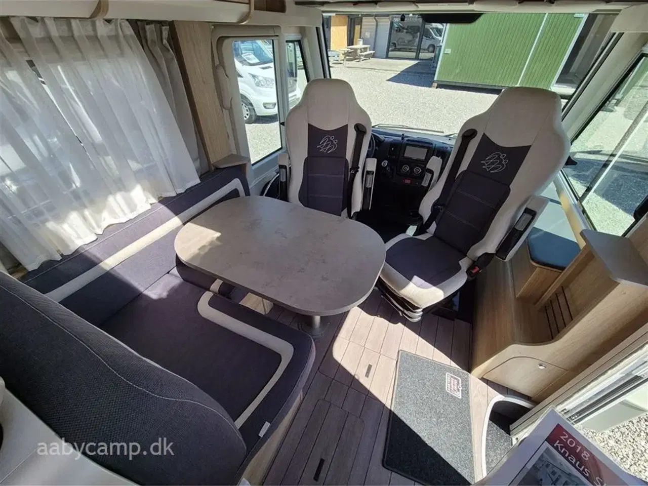 Billede 7 - 2018 - Knaus Sky I 650   Egoist Camper med god indretning. solceller. batteri. tv. el-markise. og el-trin.