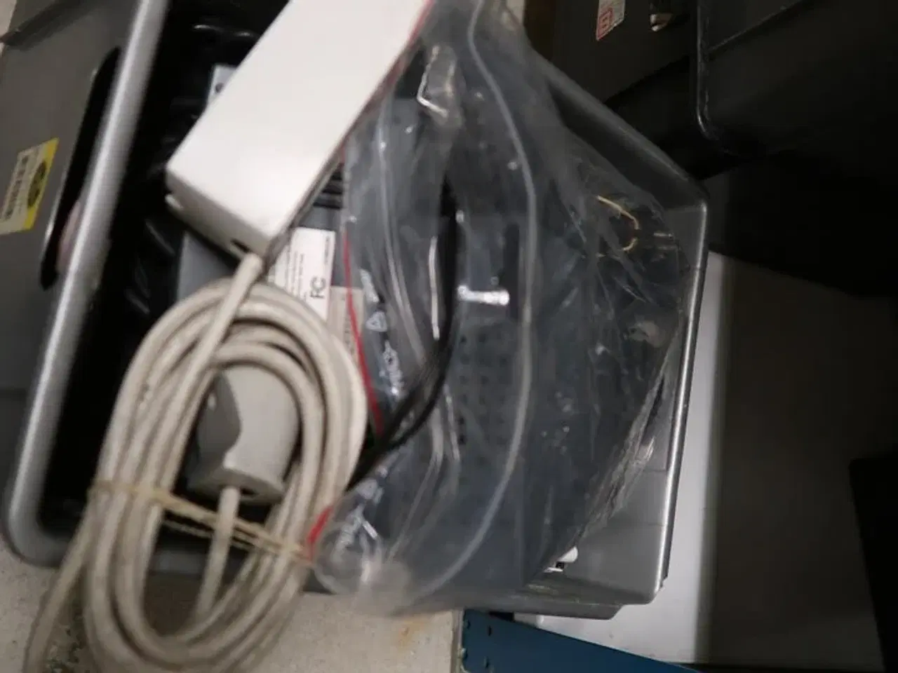 Billede 2 - Kasser med div. Elektronik