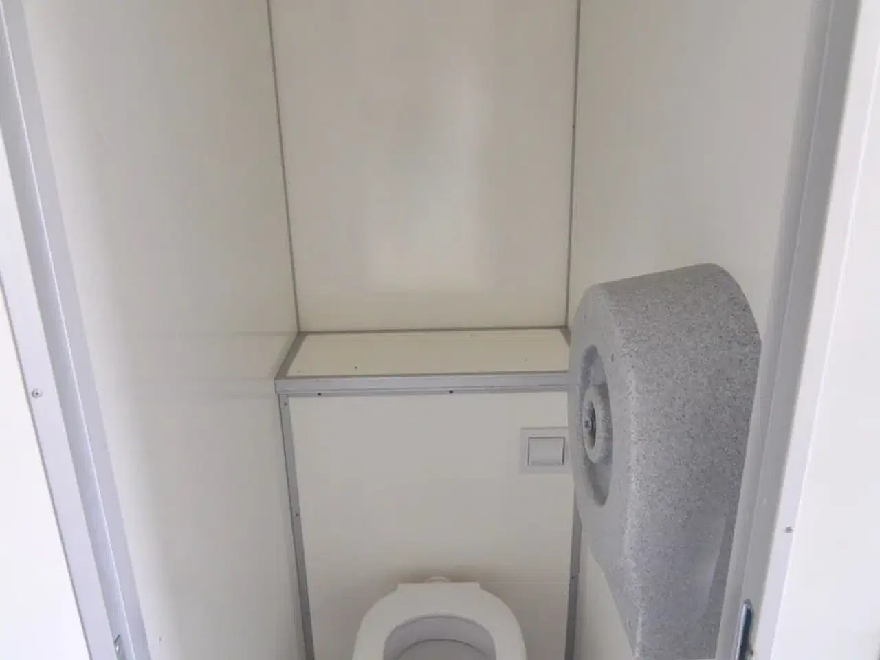 Billede 8 - Type 730: Toiletvogn med 10 toiletter