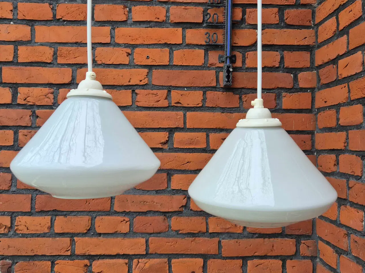 Billede 1 - Perfekte retrolamper i hvidt opalglas 