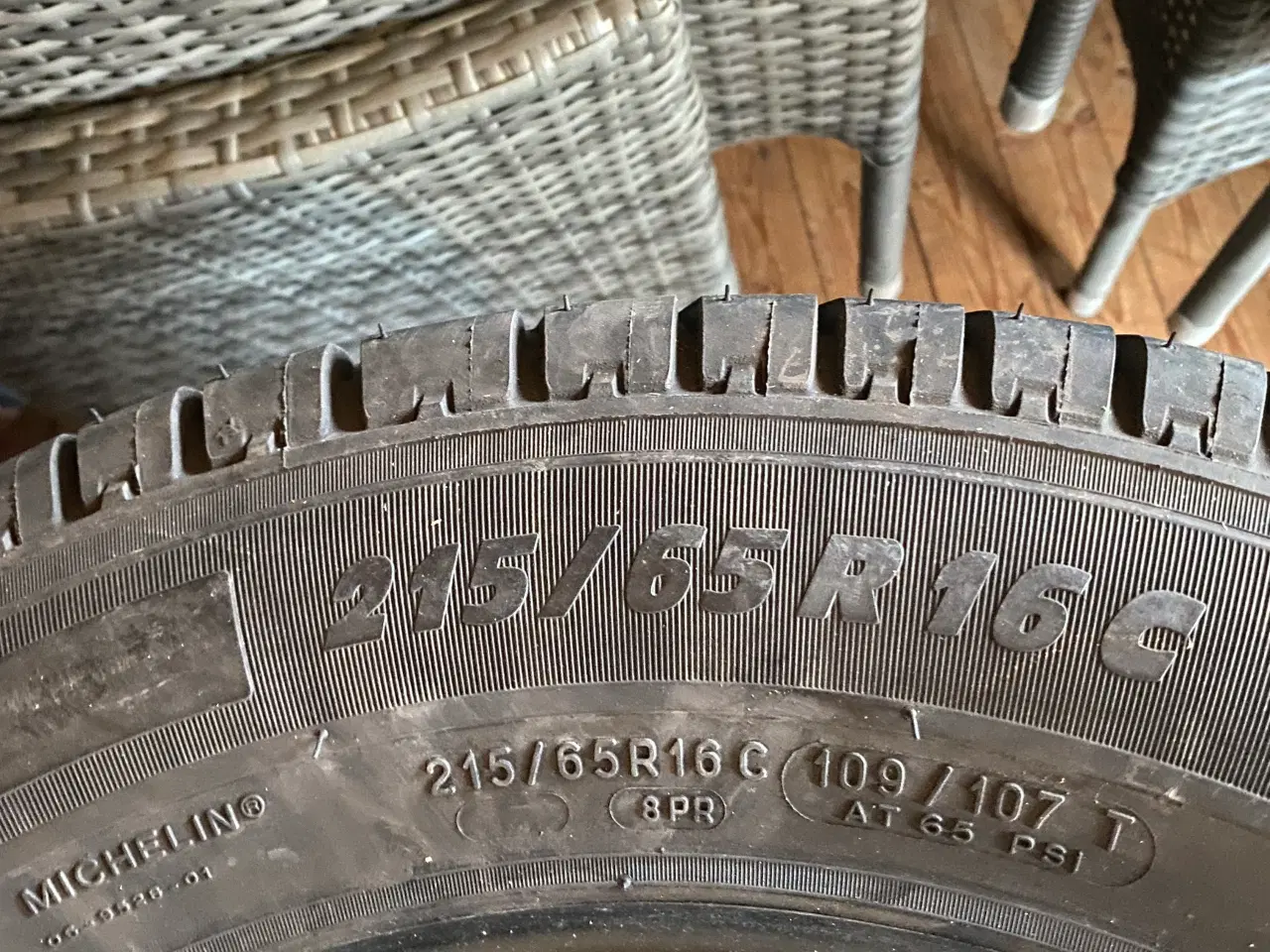 Billede 2 - Sommerdæk 215/65R16c