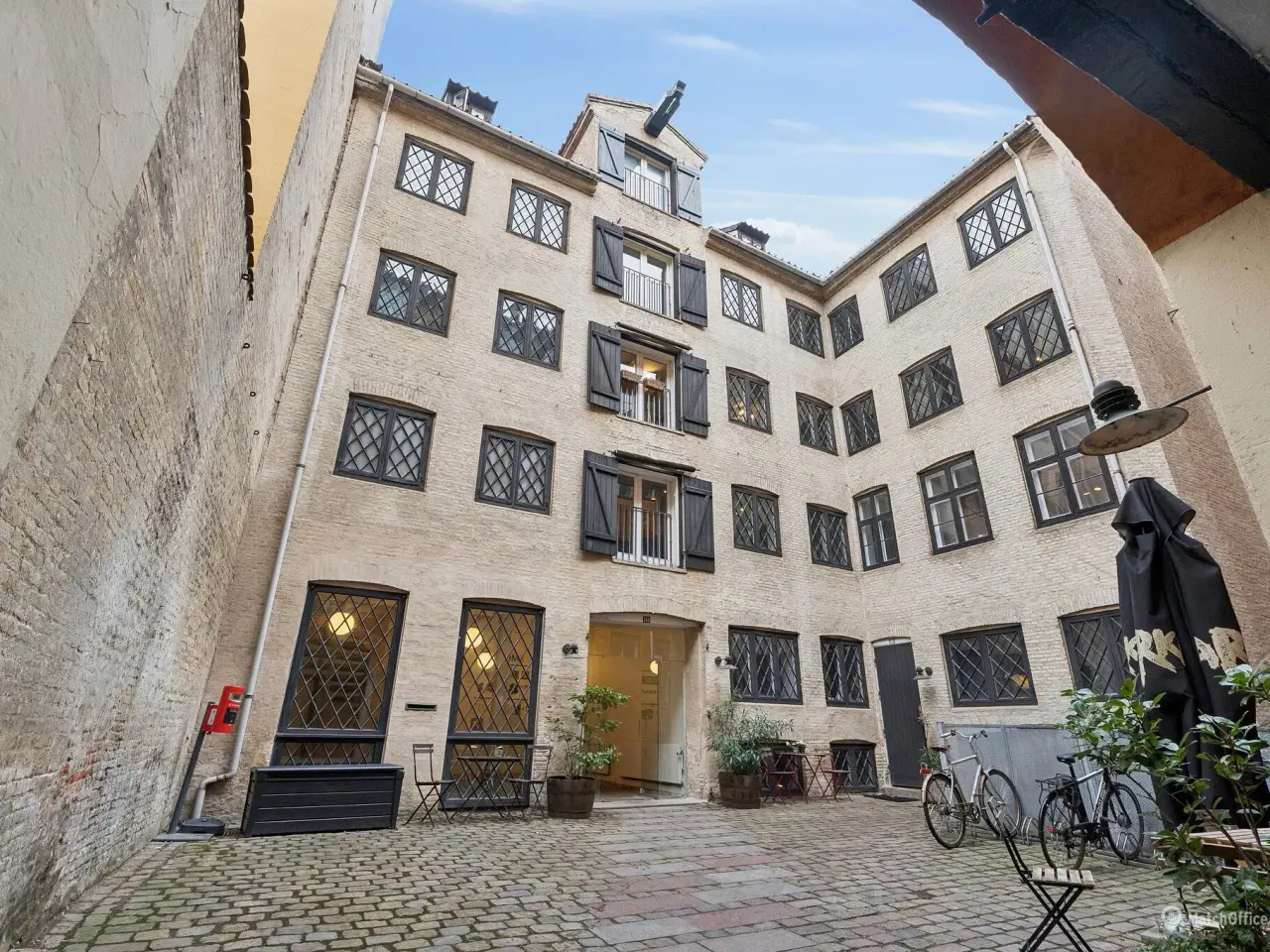 Billede 1 - Kontorlejemål i charmerende baghus i det hyggelige ‘Strædet’ – tæt på Gammel Strand metrostation