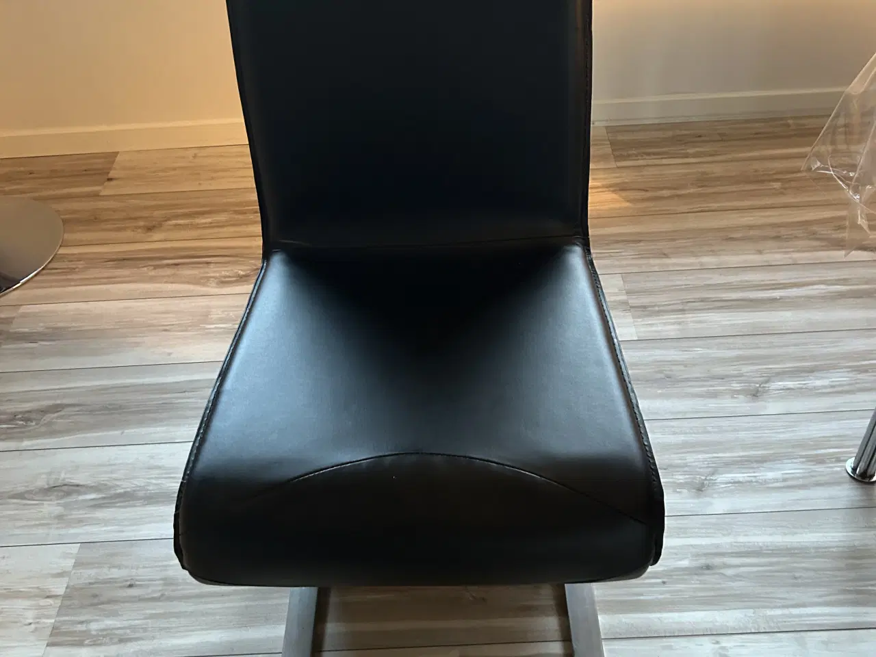 Billede 1 - Spisebordsstole sort læder / chrom