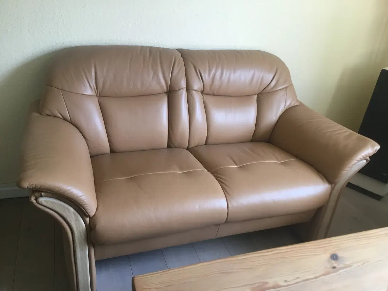Billede 1 - Sofagruppe i beige læder uhørt billigt til salg