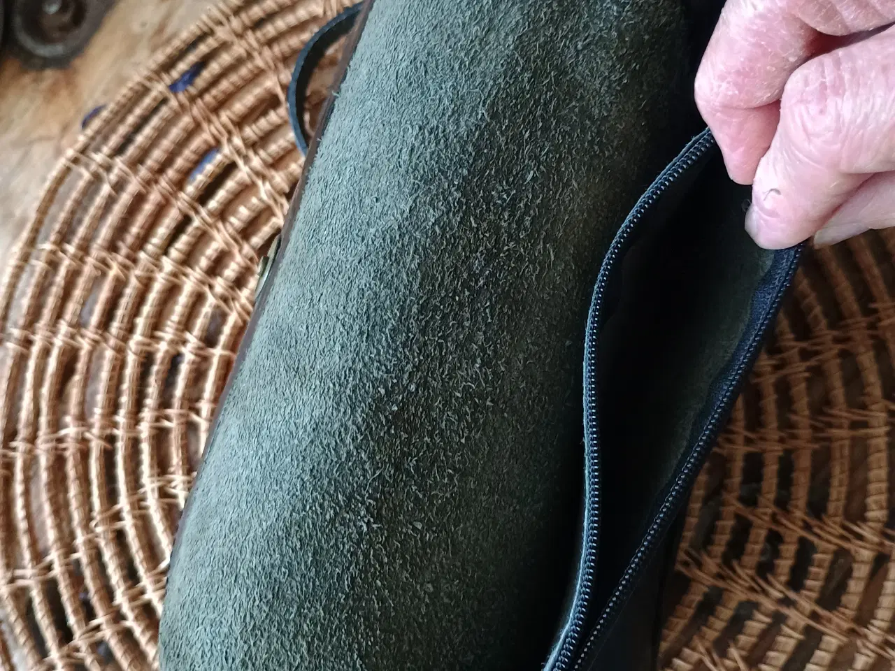 Billede 4 - Belsac håndtaske sort med lang rem 