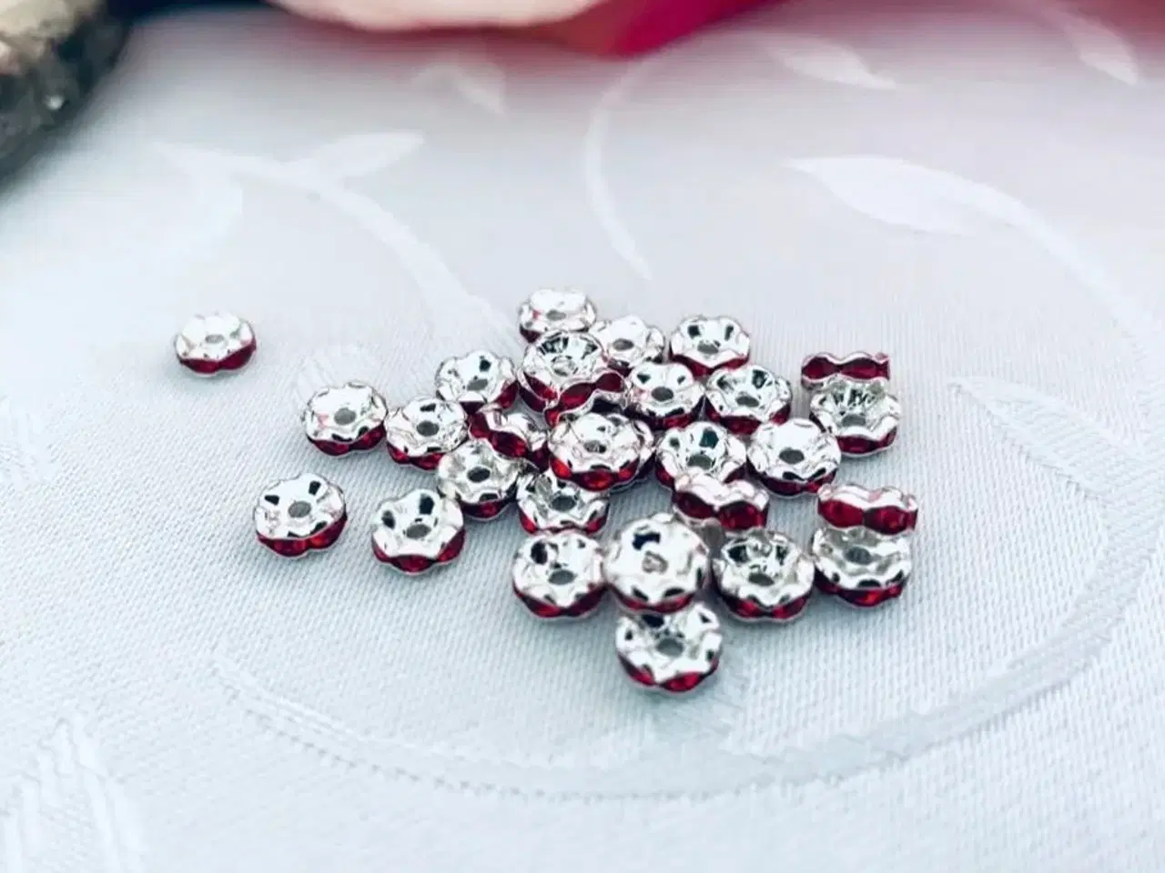 Billede 2 - Mellemled til perler / smykkefremstilling 