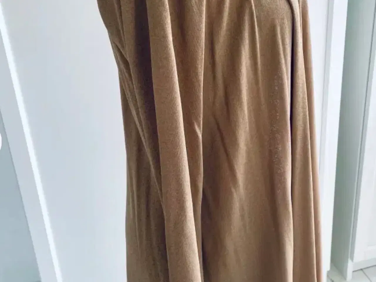Billede 2 - Sæt fra DNA cardigan + bukse-kjole