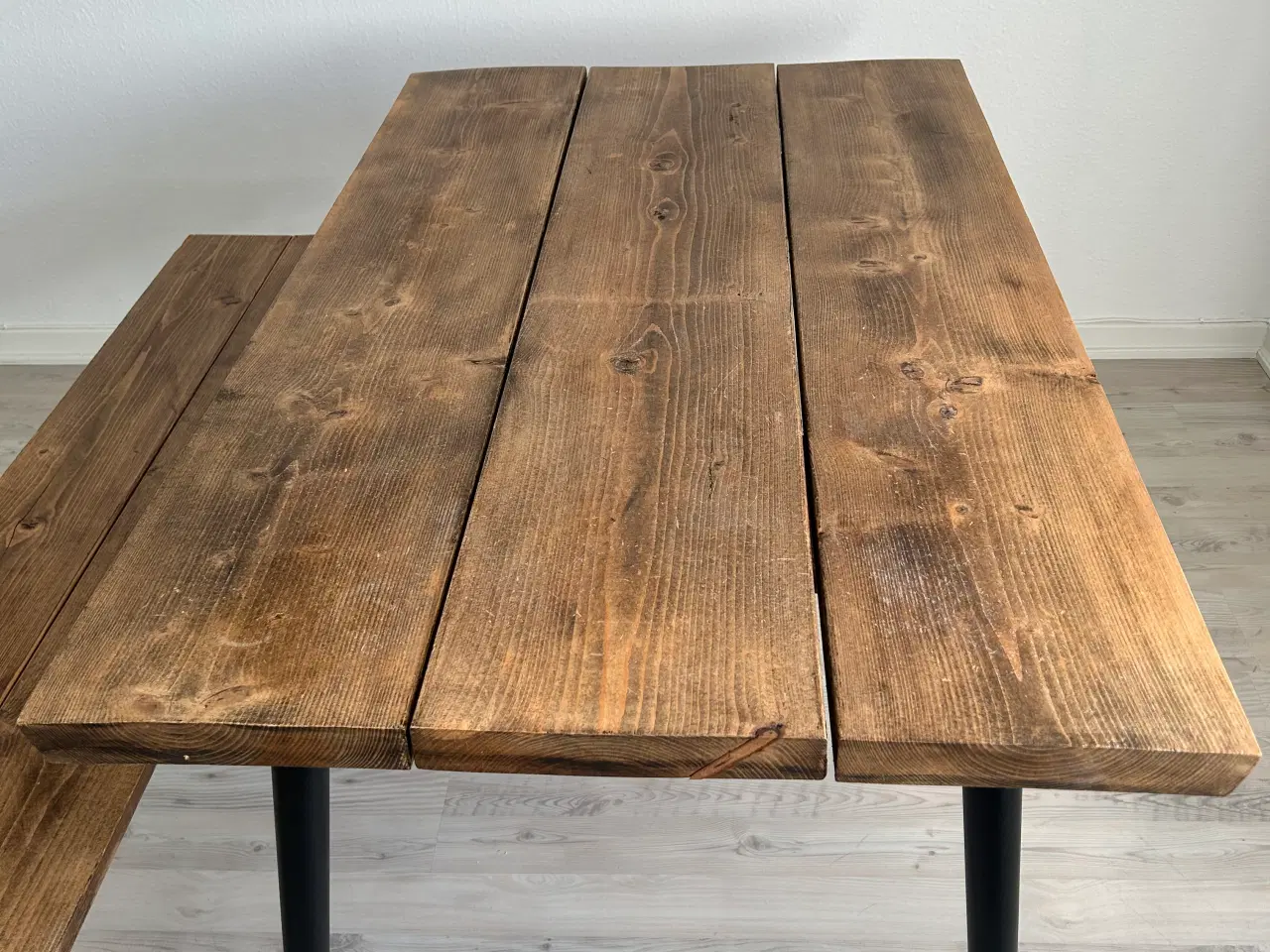 Billede 2 - Plankebord og bænk