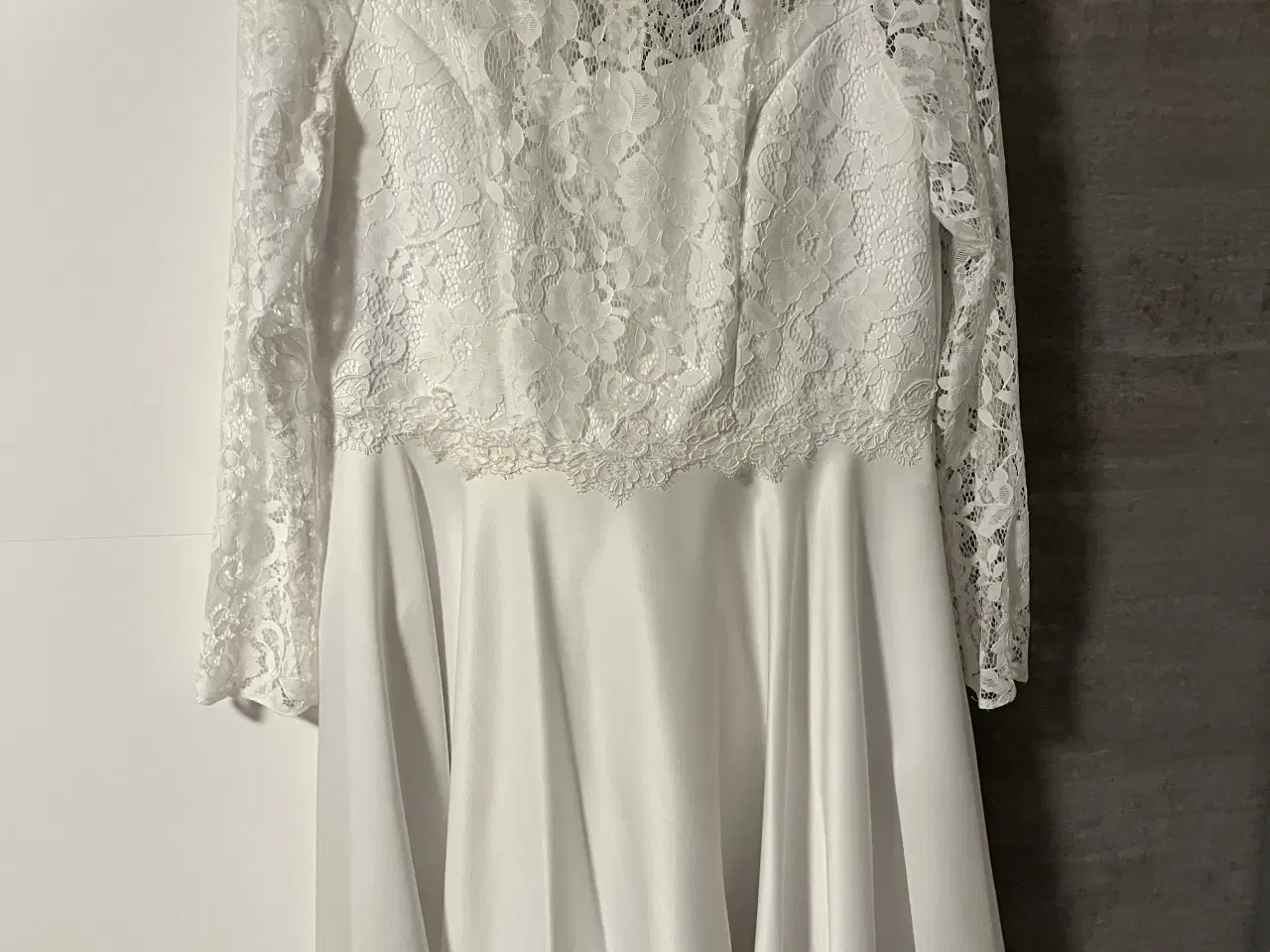 Billede 1 - Konfirmationskjole