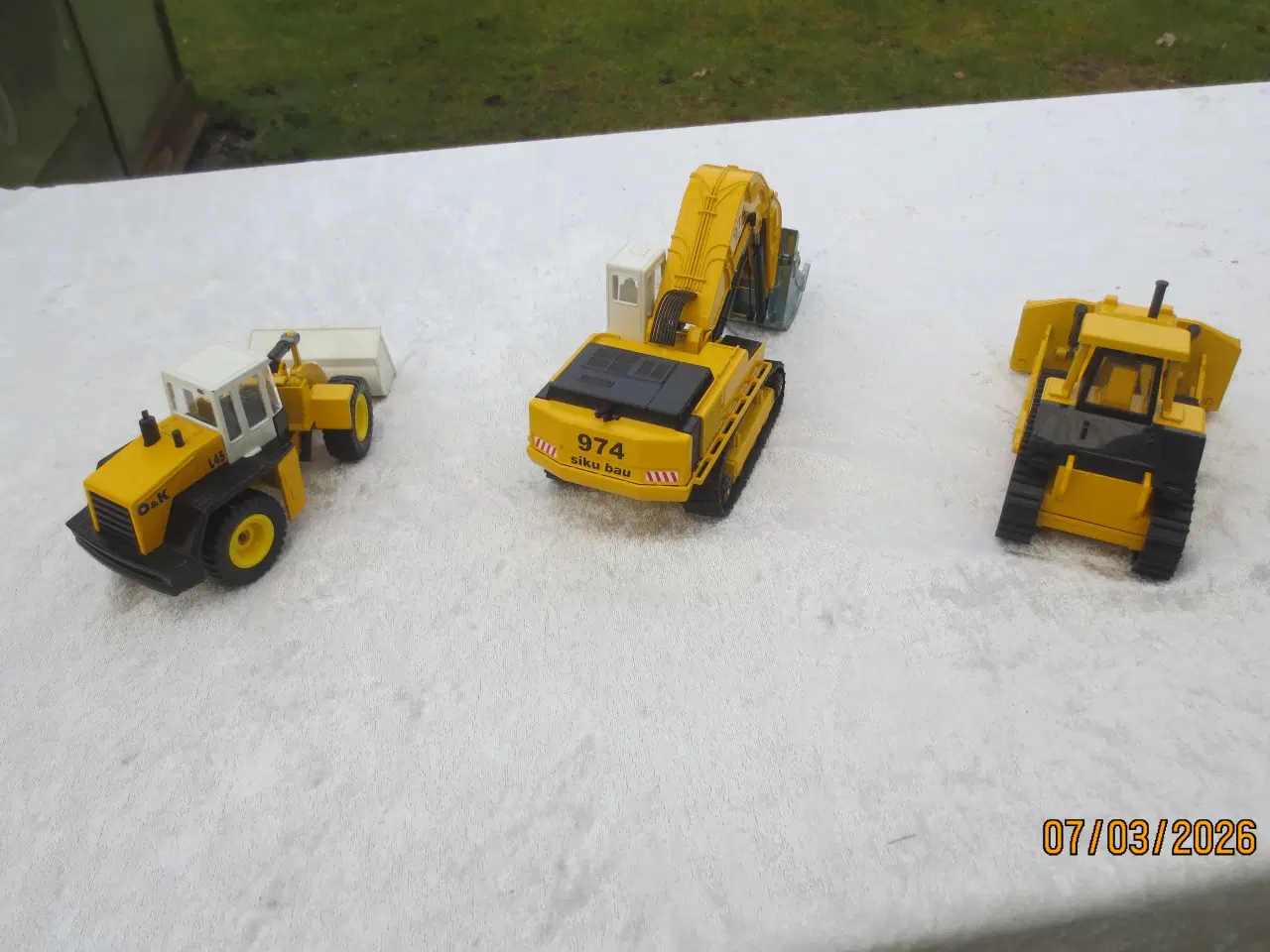 Billede 9 - 3 stk Modeltraktor Entreprenør maskiner Komatsu