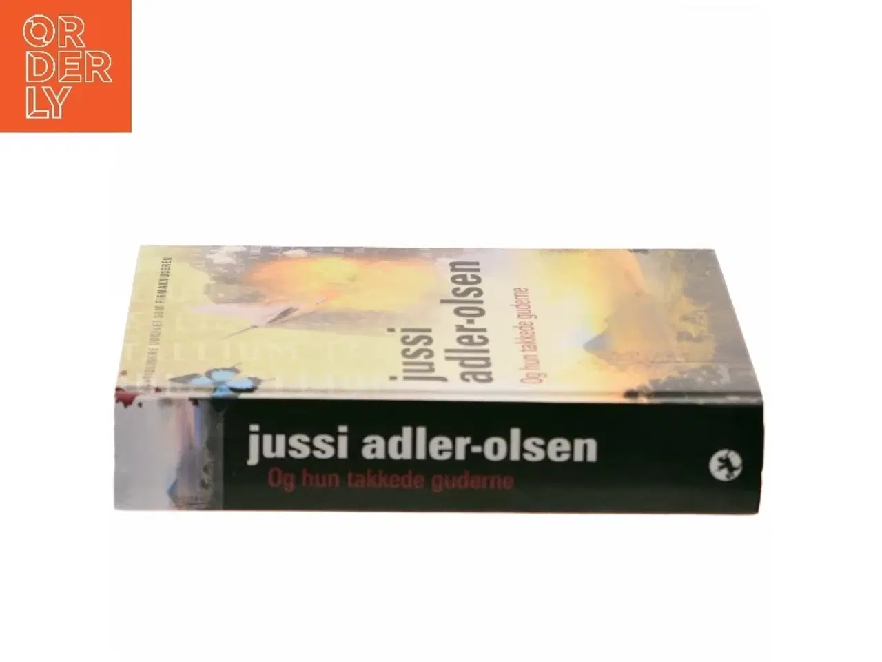 Billede 2 - Og hun takkede guderne af Jussi Adler-Olsen (Bog)