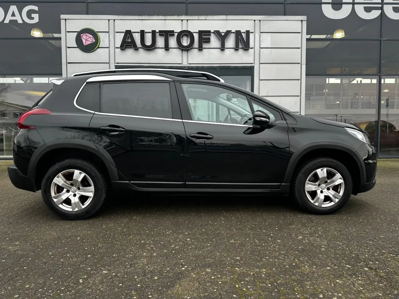 Billede 1 - Peugeot 2008 1,2 e-THP 110 Allure Sky