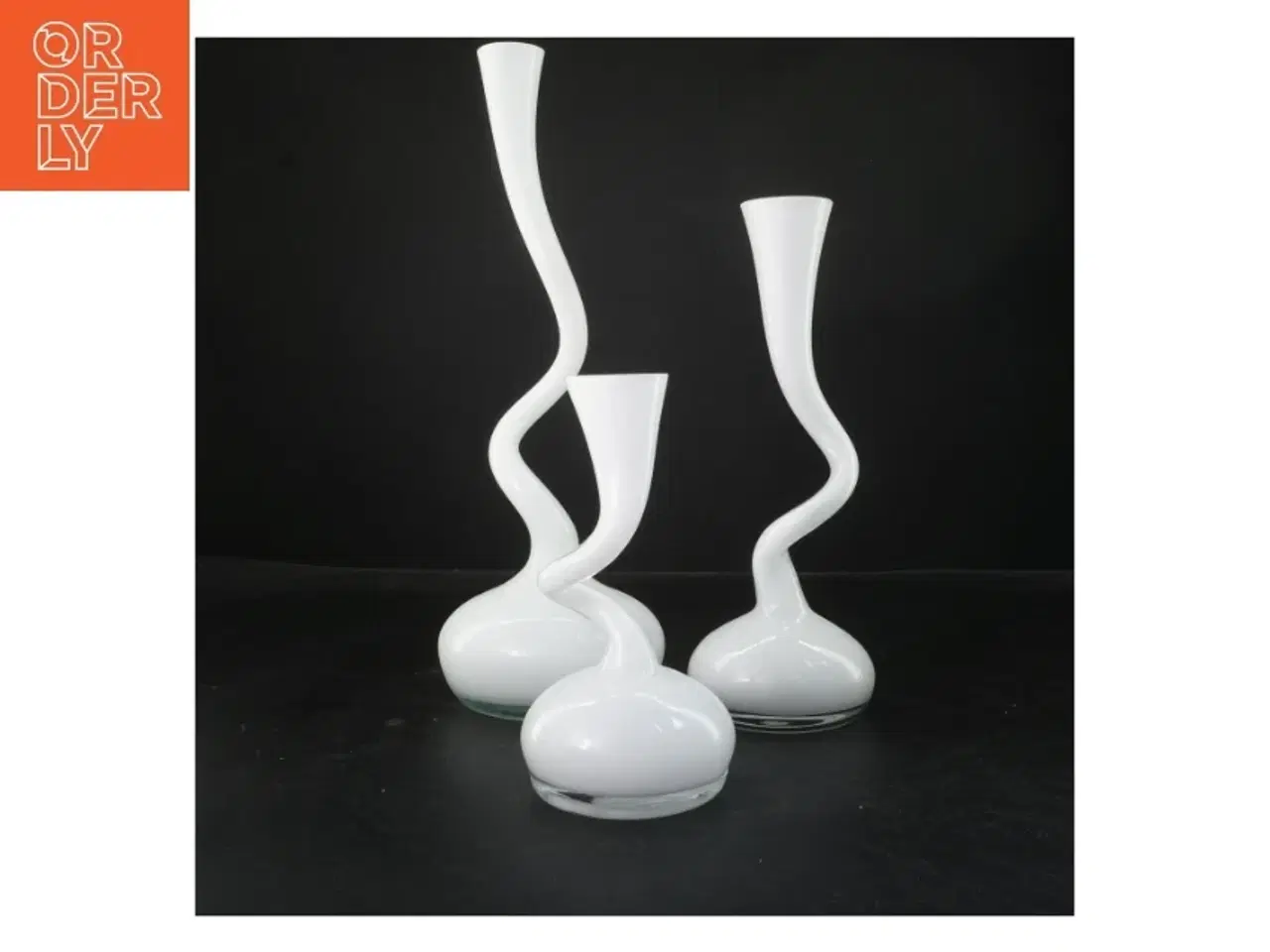 Billede 1 - Sæt af hvide vaser i forskellige størrelser fra Normann Copenhagen (str. 40 og 30 og 20 cm)