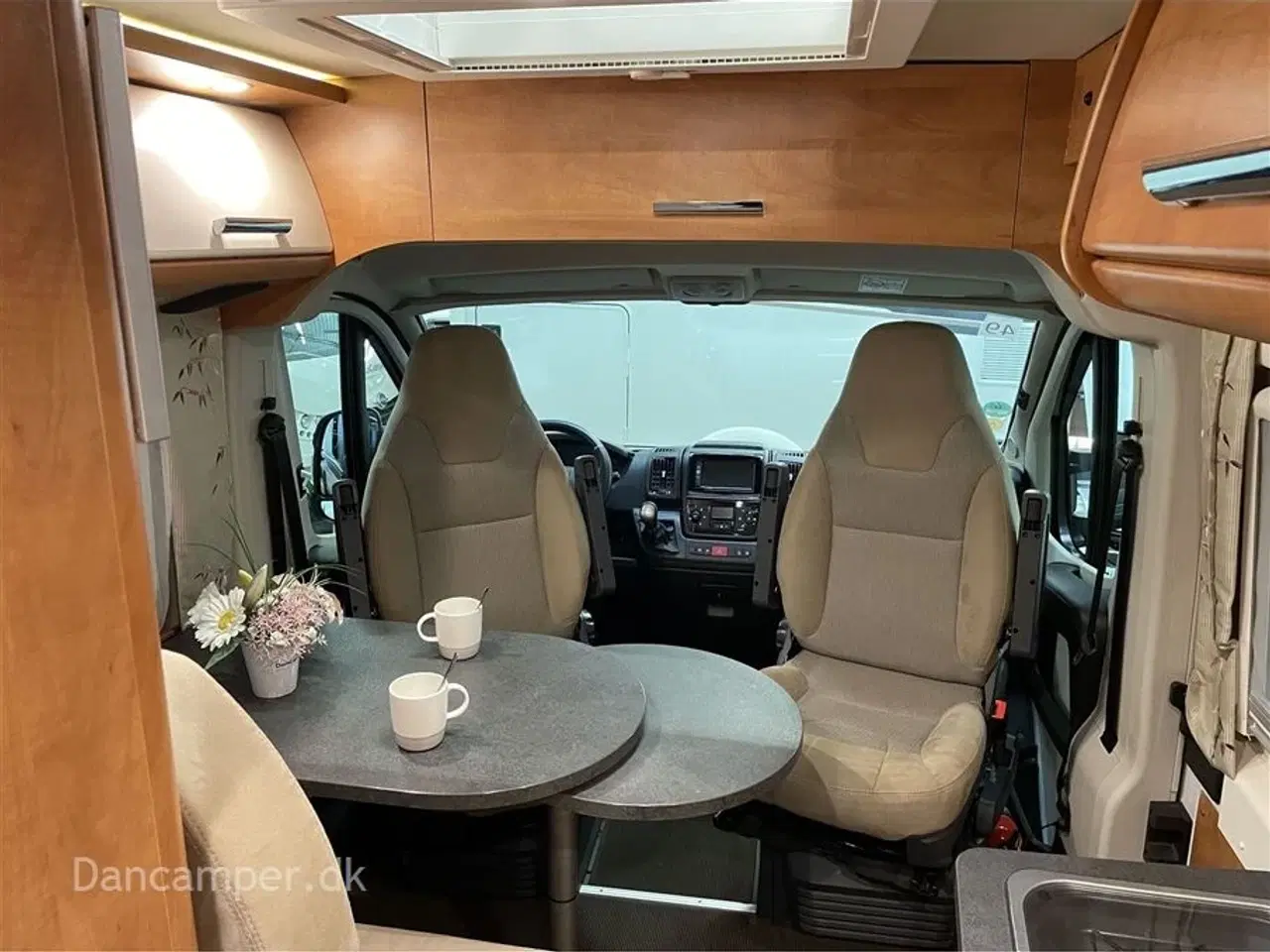 Billede 15 - 2019 - Carthago premium van 600 DB   Luksus rejsevogn under 6 meter. Truma combi diesel varme, Webasto motorvarmer mm.