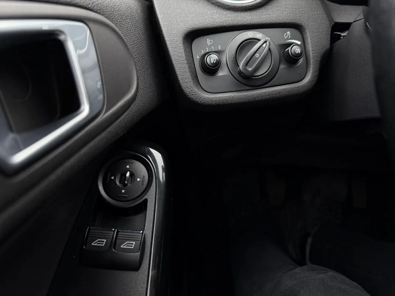 Billede 16 - Velkørende Ford Fiesta