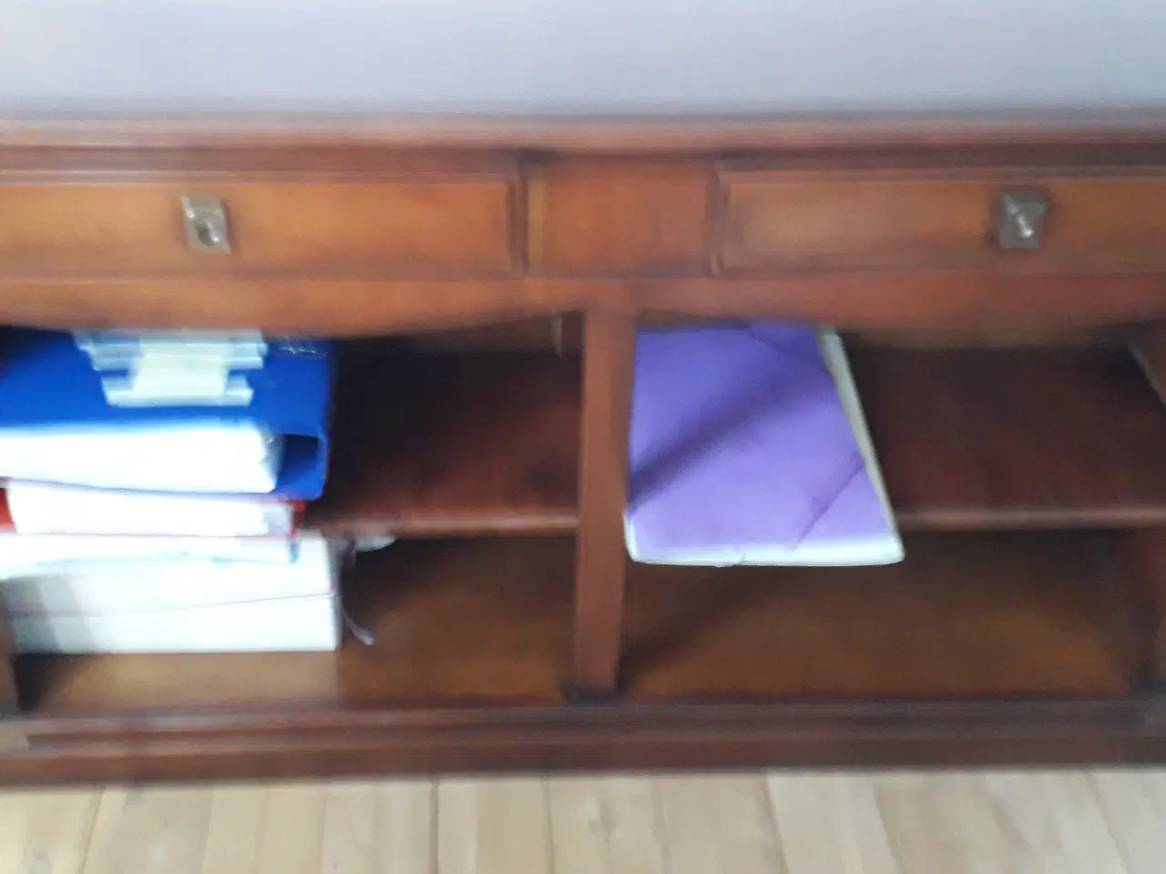 Billede 3 - Reol  massivt  træ 