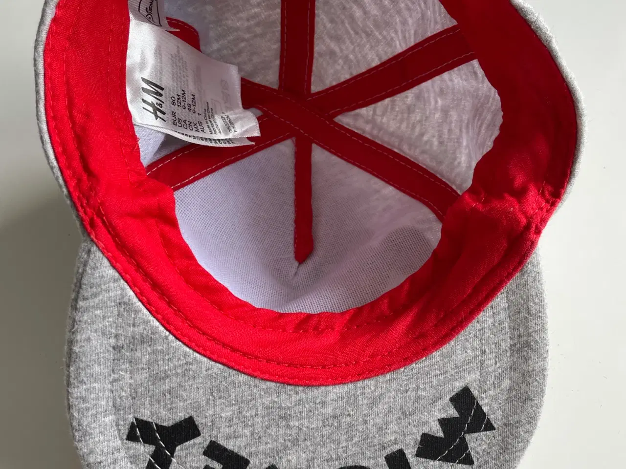 Billede 3 - Kasket med Mickey Mouse skrift og motiv, , str. 80