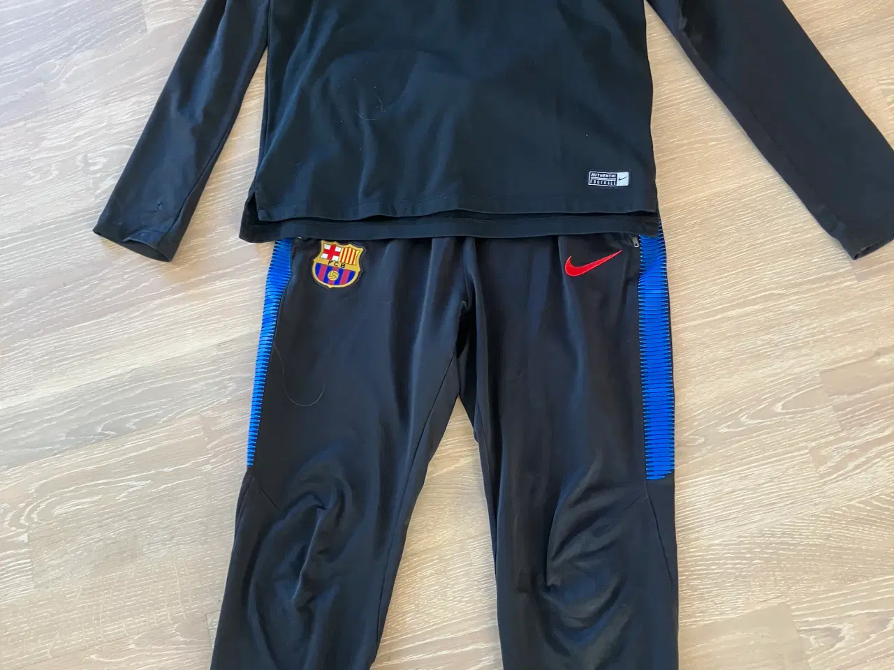 Billede 1 - Nike FC Barcelona dragt