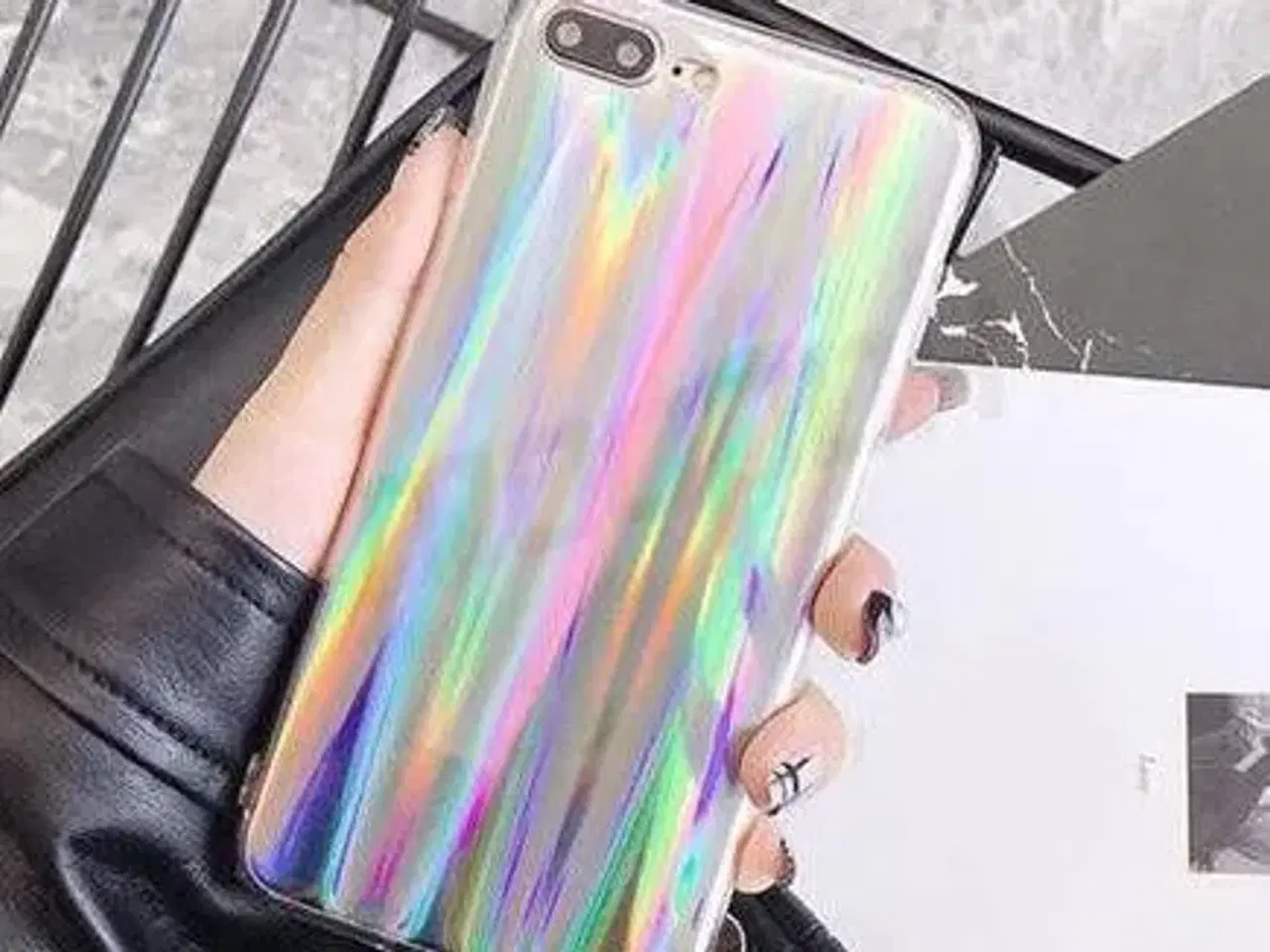 Billede 2 - Holografisk sølv silikone cover iPhone 6 6s SE 7 8