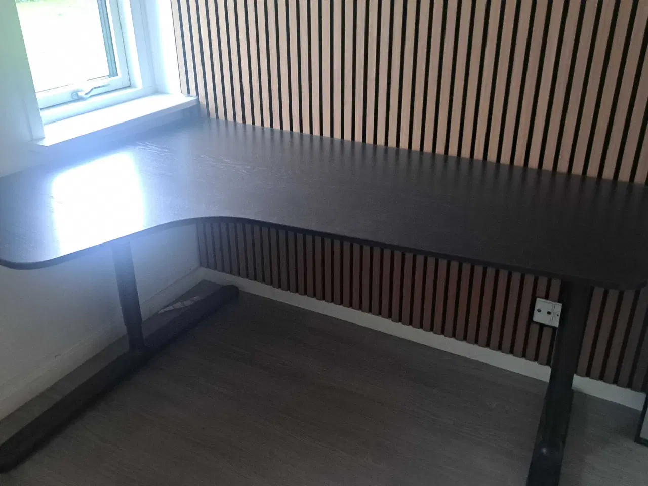 Billede 2 - Skrivebord i sort 