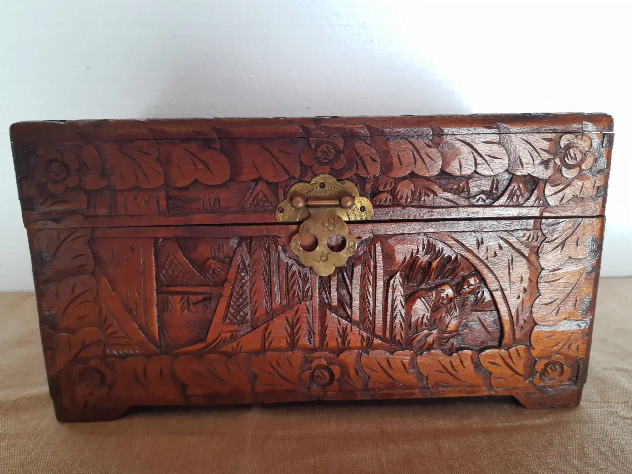 Billede 4 - Kamfertræs skrin.